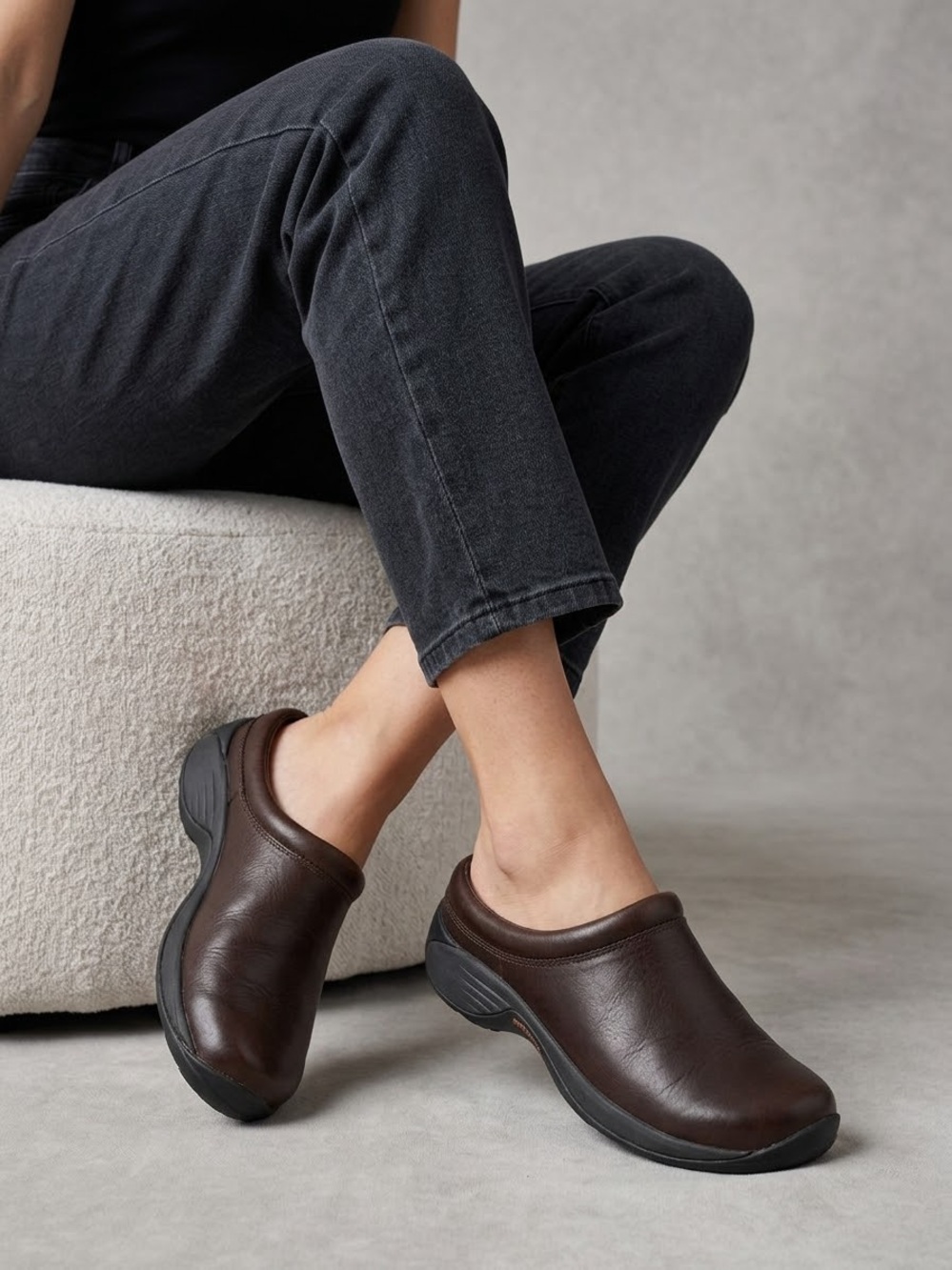 Merrell Encore brown leather slip-on clogs Size 9.5